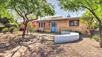 House (3 Bedrooms) | Front of property