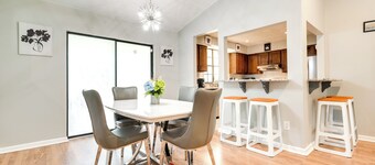 Fairburn Home w/ 2 Decks, Grill & Outdoor Dining!