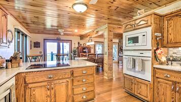 Talo (3 Bedrooms) | Sisätilat