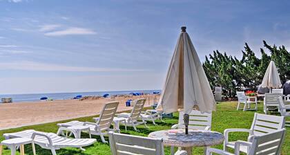 Colorful Virginia Beach Studio - Steps to Beach!