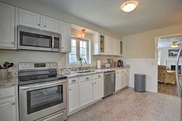 House (2 Bedrooms) | Interior