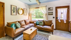 Unclassified image, 4 of 26, button - Countryside Home on 7 Acres: 1 Mi to Nashville! (Whites Creek)