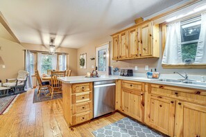 House (4 Bedrooms) | Interior - Spacious Home in Helen w/ Porch & Balcony! (Helen)