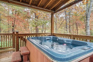 Unclassified image, 5 of 42, button - Spacious Home in Helen w/ Porch & Balcony! (Helen)