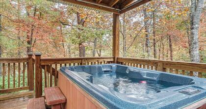 Spacious Home in Helen w/ Porch & Balcony!