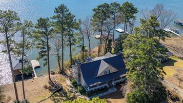 House (6 Bedrooms) | Front of property