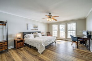 House (6 Bedrooms) | Interior