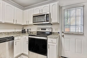 Apartment (3 Bedrooms) | Interior - Charming Savannah Vacation Rental w/ Game Room! (Savannah)