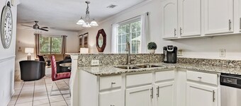 薩凡納迷人度假租賃附遊戲室