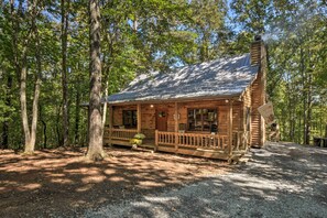 House (2 Bedrooms) | Interior - Blue Ridge Cabin: Hot Tub, Fire Pit & Grill! (McCaysville)