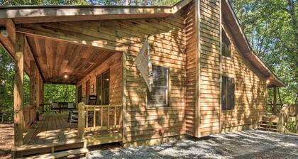 Blue Ridge Cabin: Hot Tub, Fire Pit & Grill!