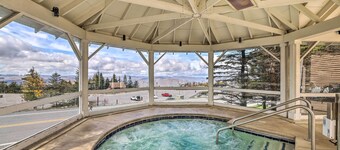 Ski-in/out Condo in Snowshoe Mountain Resort!