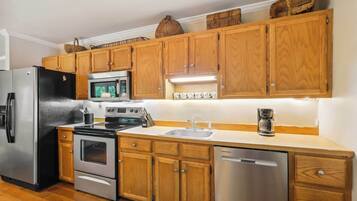 House (2 Bedrooms) | Interior