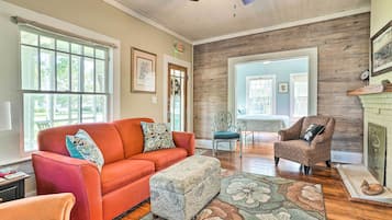 Cottage (2 Bedrooms) | Front of property