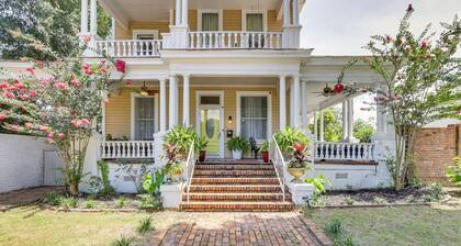 Central Albany Home With Covered Porch & Patio!
