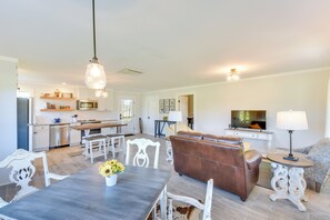Cottage (1 Bedroom) | Interior - Modern Clarkesville Cottage w/ Decks & Patio! (Clarkesville)
