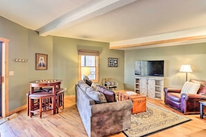 Interior - Spacious Ellijay Resort Home w/ Hot Tub! (Ellijay)