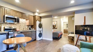 Apartment (0 Bedroom) | Interior