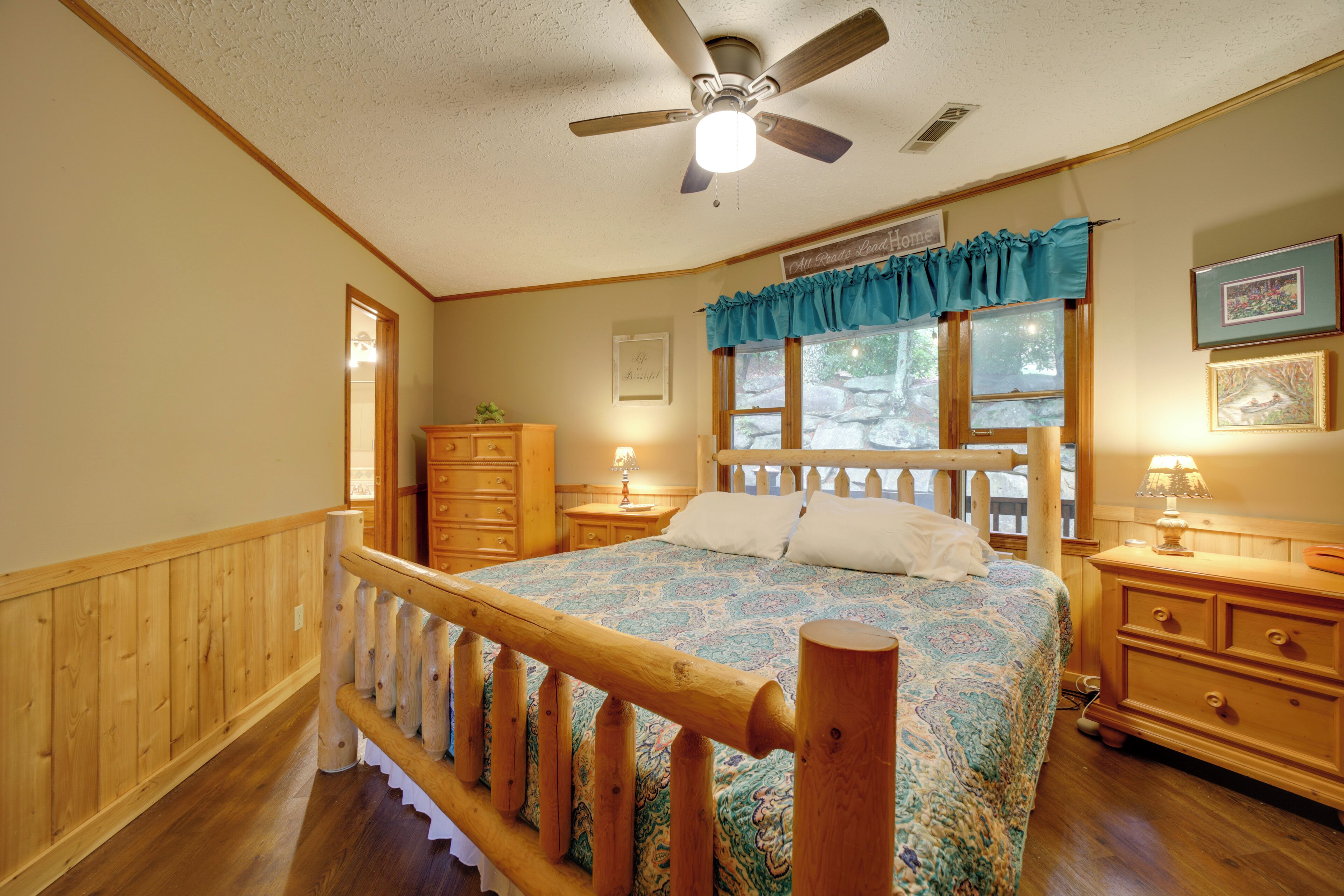 House (2 Bedrooms) | Interior
