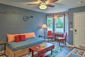 Interior - Lively East Nashville Pad: Walk to Bars & Eateries (Nashville)