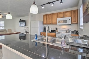 House (3 Bedrooms) | Interior - Home ~ 7 Miles to Savannah Historic District! (Savannah)