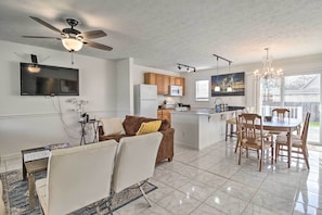 House (3 Bedrooms) | Interior - Home ~ 7 Miles to Savannah Historic District! (Savannah)