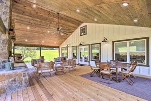 Cottage (2 Bedrooms) | Interior - Blue Ridge Cottage: Modern Solace in the Mountains (Blue Ridge)