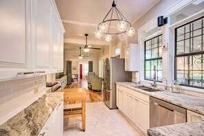 Cottage (3 Bedrooms) | Interior - Pet-friendly Natchez Home: Walk to Downtown! (Natchez)