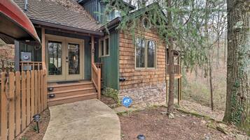 House (3 Bedrooms) | Front of property