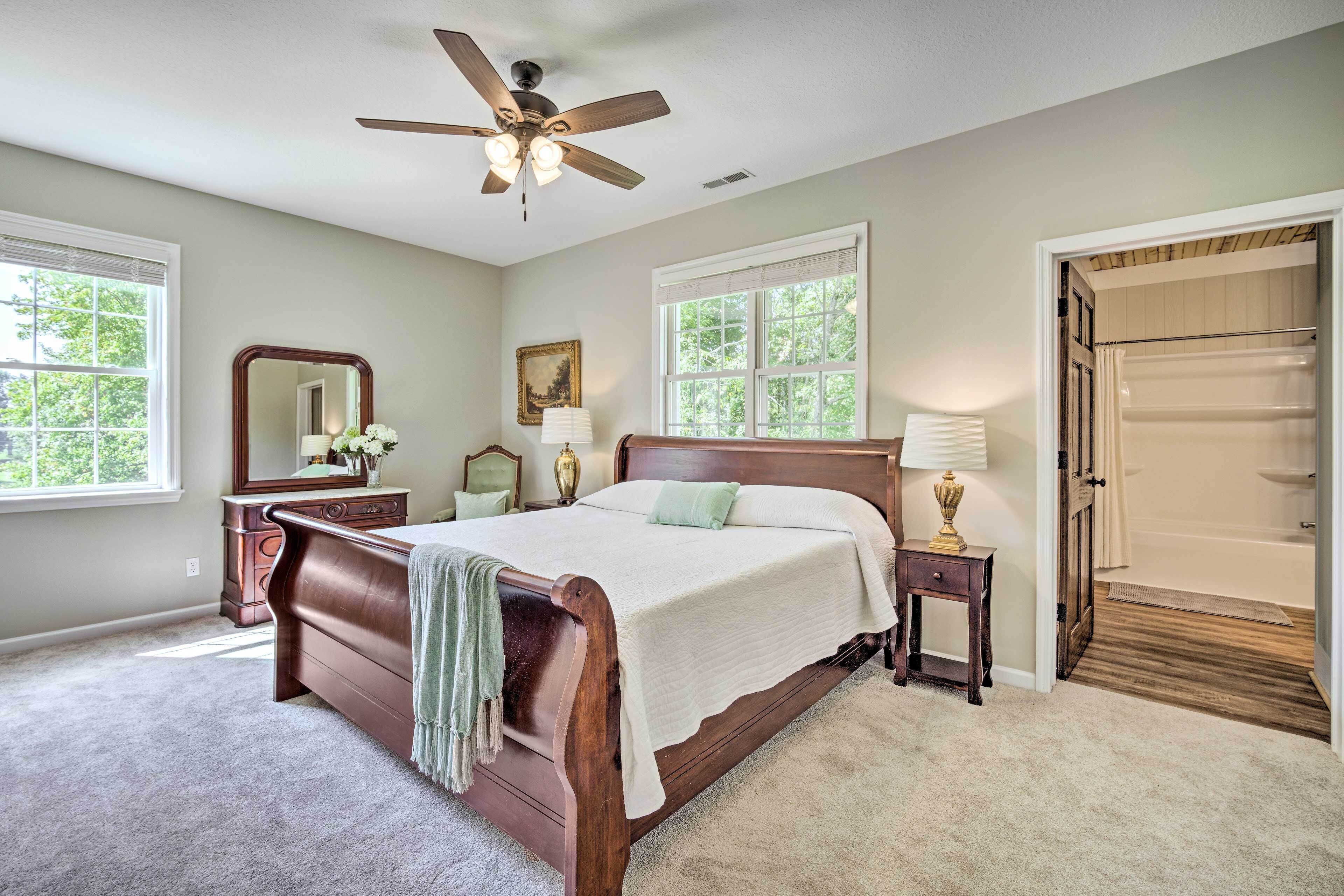 House (4 Bedrooms) | Interior