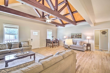 ํ์ฐ์ค (4 Bedrooms) | ๋ด๋ถ