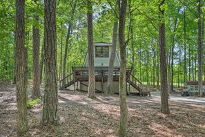 House (2 Bedrooms) | Interior - Quaint Tignall Cabin w/ Deck & Private Dock! (Tignall)