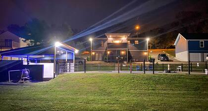 Nashville Home w/ Seasonal Pool < 5 Mi to Dtwn!