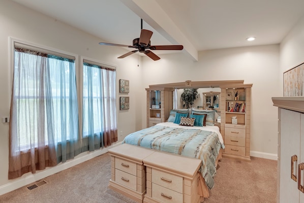 House (4 Bedrooms) | Interior