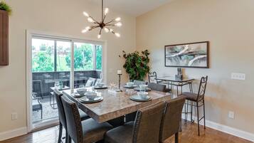 House (4 Bedrooms) | Interior