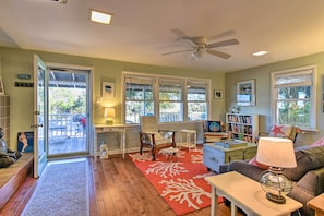 Interior - Classic Chesapeake Beachside Cottage w/ Porch! (Norfolk)