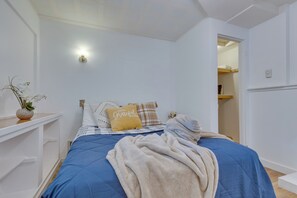 House (2 Bedrooms) | Interior - Bright & Airy Seattle Abode < 9 Mi to Space Needle (Seattle)