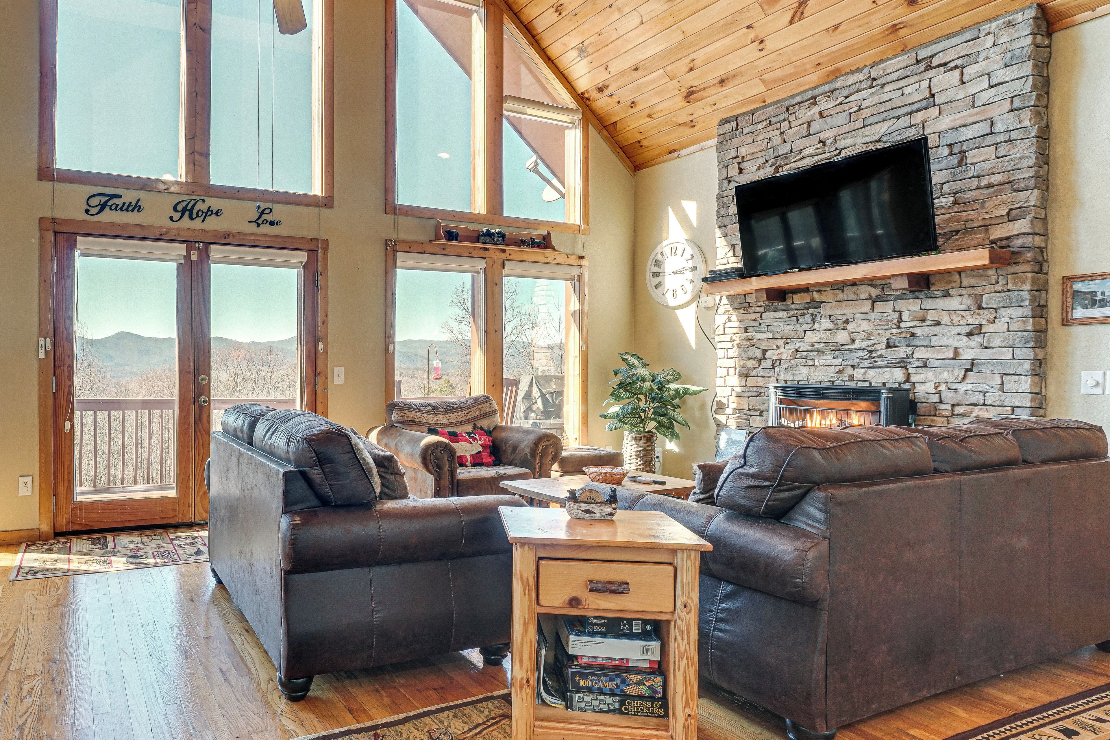 House (3 Bedrooms) | Interior