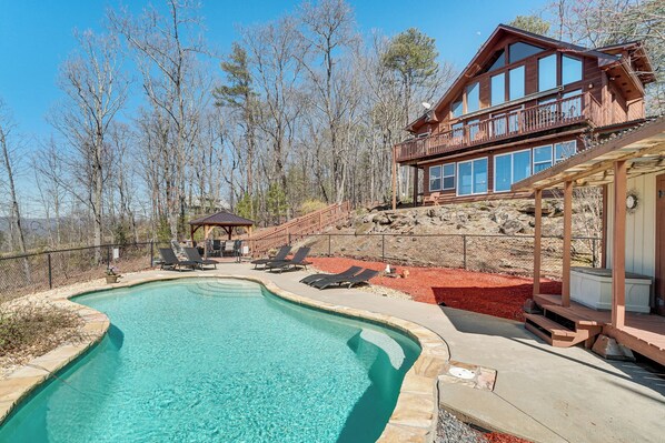 House (3 Bedrooms) | Front of property - Pool, Hot Tub & Mountain Views: Cleveland Cabin (Cleveland)