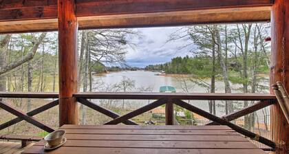 Lakefront Blairsville Cabin w/ Deck + Dock!