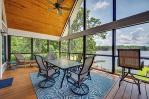 House (5 Bedrooms) | Interior - Luxe Lake Sinclair Living: Private Dock and Beach! (Eatonton)