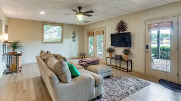 House (5 Bedrooms) | Interior
