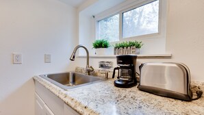 Unclassified image, 5 of 24, button - Well-equipped Seattle Apartment w/ Patio Access! (Seattle)