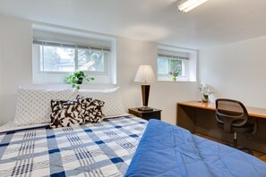 Room - Well-equipped Seattle Apartment w/ Patio Access! (Seattle)