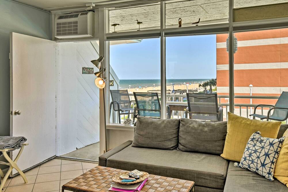 Oceanfront Resort Studio on Virginia Beach! - Virginia Beach, VA
