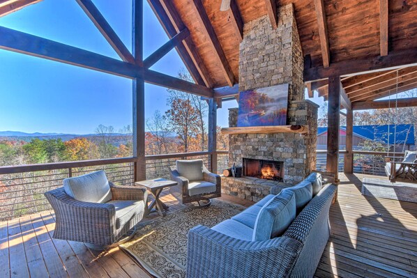 Interior - Luxurious Mountain Getaway w/ Game Room + Hot Tub! (Mineral Bluff)