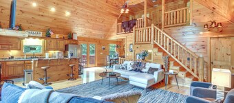 Upscale Coosawattee Cabin w/ Hot Tub & Fire Pit!