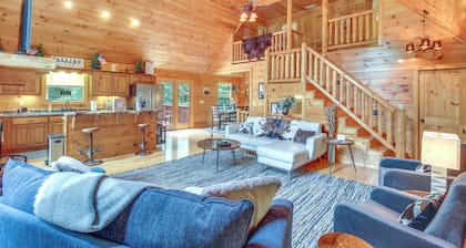 Upscale Coosawattee Cabin w/ Hot Tub & Fire Pit!