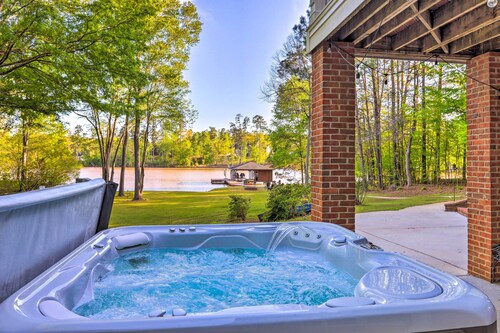 Fire Pit & Dock: Waterfront Lake Sinclair Getaway!