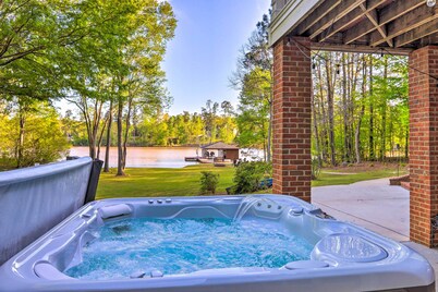 Fire Pit & Dock: Waterfront Lake Sinclair Getaway!